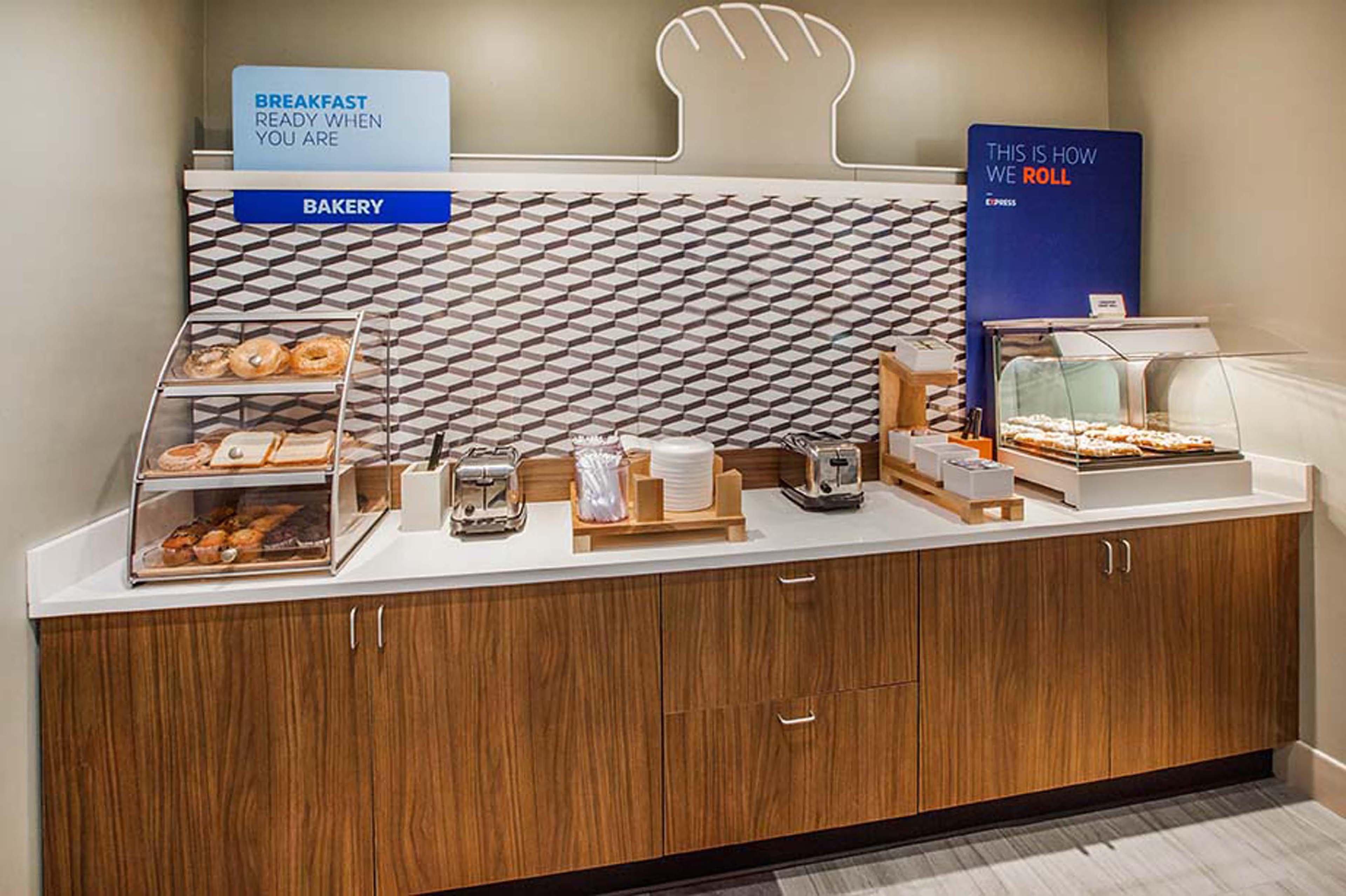 Holiday Inn Express Hotel & Suites Dallas West By Ihg Εξωτερικό φωτογραφία