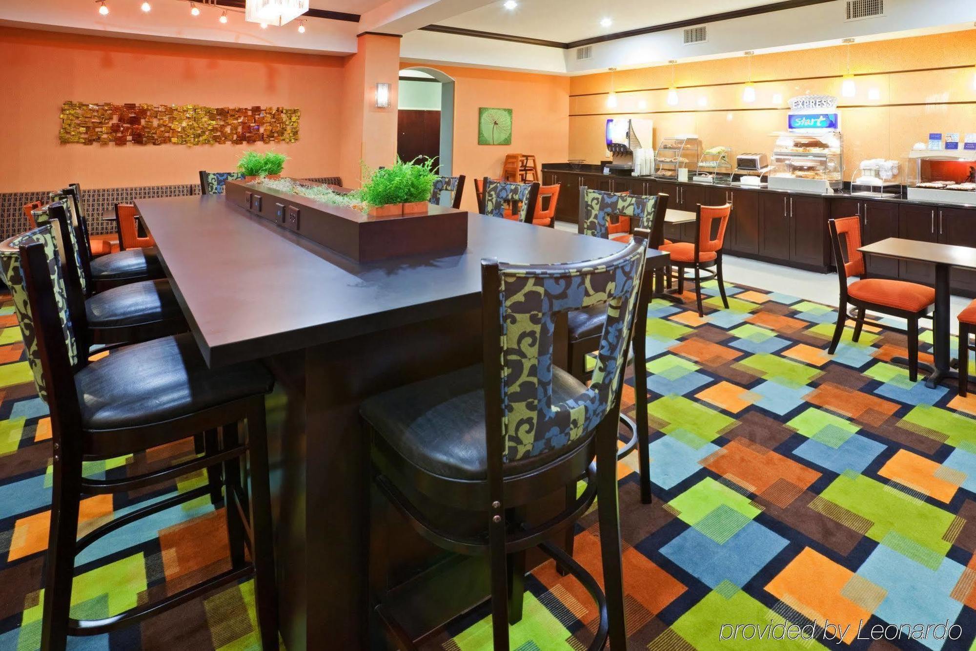 Holiday Inn Express Hotel & Suites Dallas West By Ihg Εστιατόριο φωτογραφία